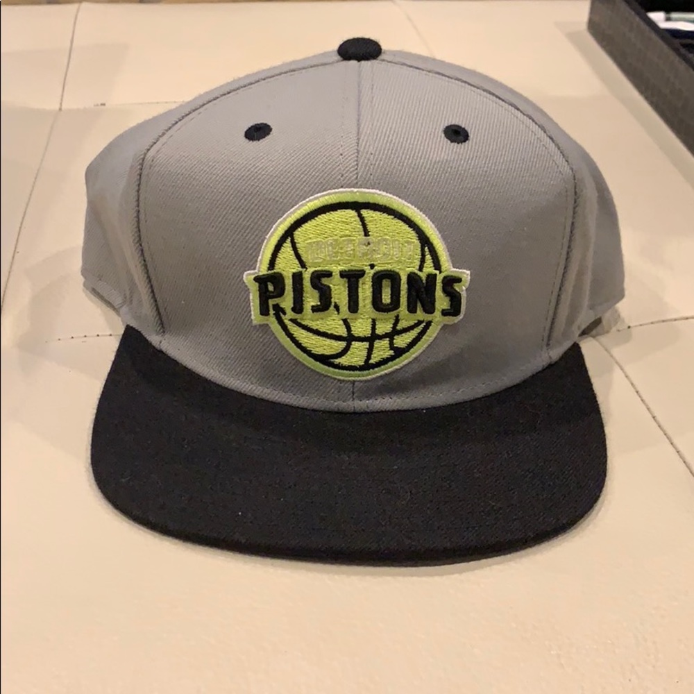 Retro Adidas Detroit Pistons snap back hat